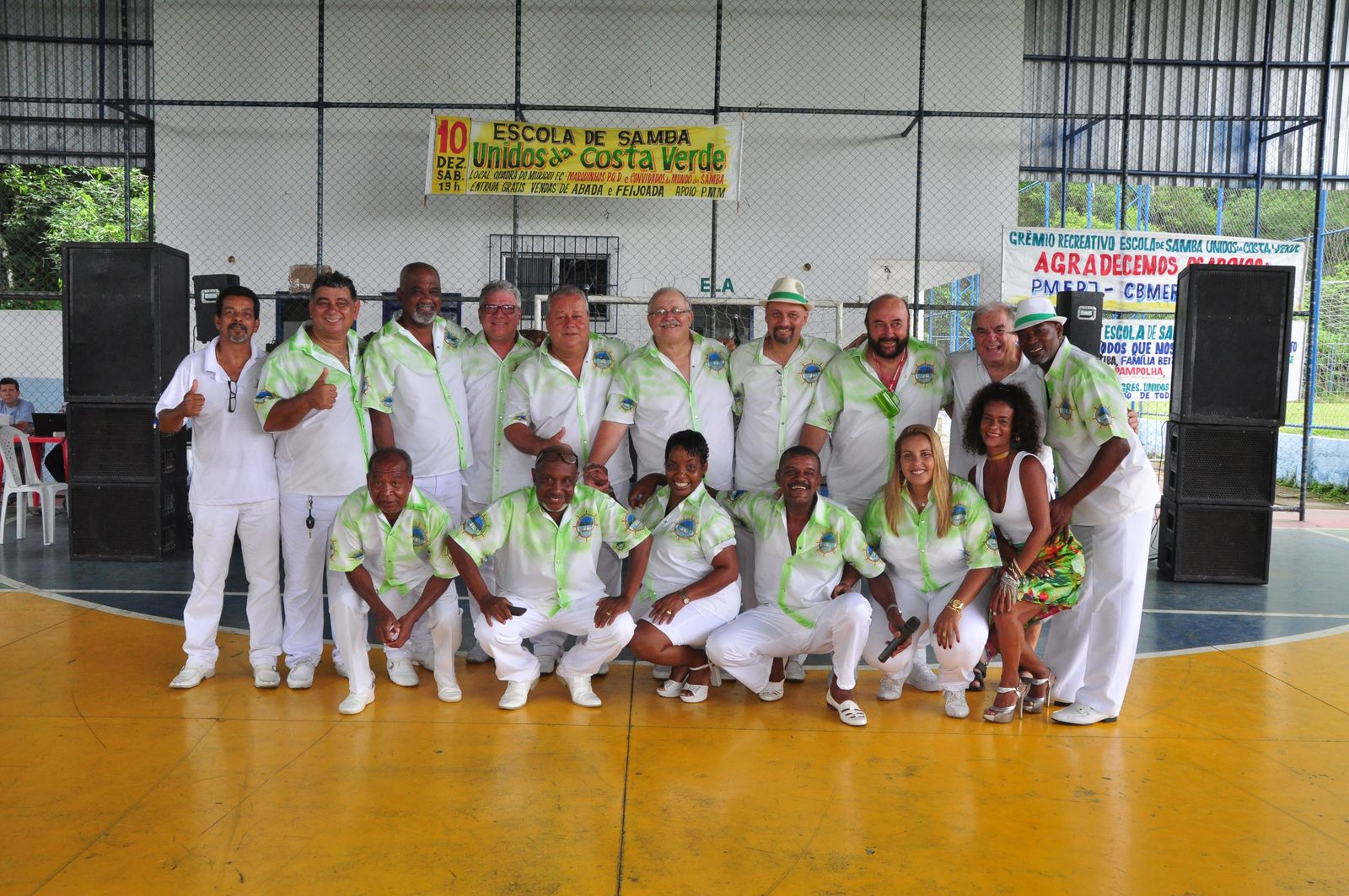 Diretoria da GRESUCV Unidos da Costa Verde reunida em foto de grupo